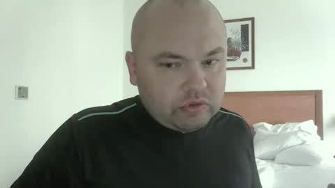 rob18997 online show from December 5, 11:19 am