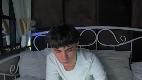 Robbie online show from May 12, 3:42 pm
