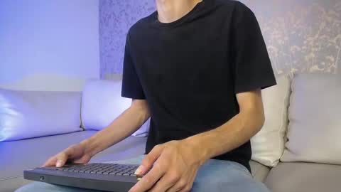 Snapshot of robbinblaze chatting on September 20, 8:54 pm Robbin online show from September 20, 8:54 pm