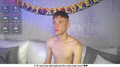 Snapshot of robbinblaze chatting on October 8, 8:50 pm Robbin online show from October 8, 8:50 pm