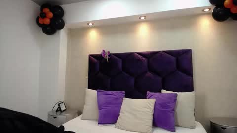 Snapshot of robbinblaze chatting on October 27, 4:49 am Robbin online show from October 27, 4:49 am