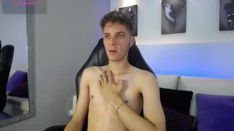 Snapshot of robbinblaze chatting on December 5, 5:05 am Robbin online show from December 5, 5:05 am