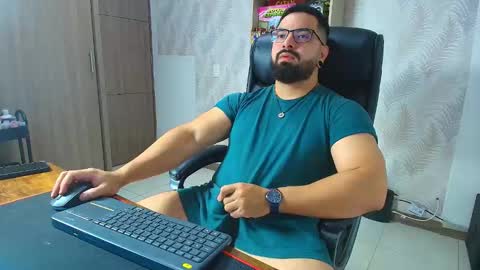 Snapshot of robby_k chatting on November 6, 11:48 pm Robby online show from November 6, 11:48 pm