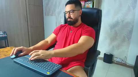 Snapshot of robby_k chatting on November 9, 12:09 am Robby online show from November 9, 12:09 am