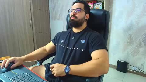 Robby online show from November 30, 6:12 pm