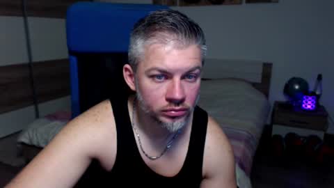 Snapshot of robbyshawz chatting on December 26, 11:43 am robbyshawz online show from December 26, 11:43 am