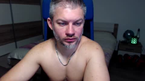 Snapshot of robbyshawz chatting on December 27, 8:45 am robbyshawz online show from December 27, 8:45 am