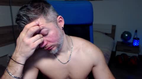 Snapshot of robbyshawz chatting on December 30, 8:54 am robbyshawz online show from December 30, 8:54 am