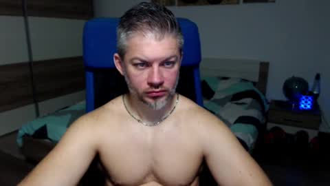 Snapshot of robbyshawz chatting on January 4, 5:27 am robbyshawz online show from January 4, 5:27 am