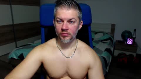 Snapshot of robbyshawz chatting on January 6, 5:30 am robbyshawz online show from January 6, 5:30 am