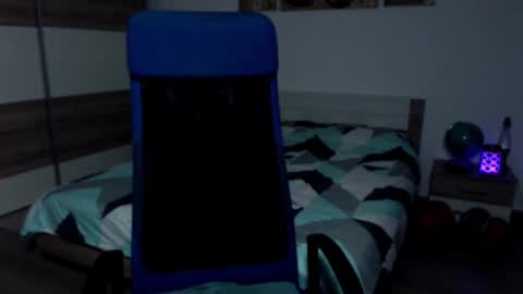 Snapshot of robbyshawz chatting on January 12, 8:36 am robbyshawz online show from January 12, 8:36 am