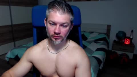 Snapshot of robbyshawz chatting on January 13, 5:33 am robbyshawz online show from January 13, 5:33 am