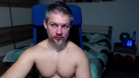 Snapshot of robbyshawz chatting on January 16, 5:32 am robbyshawz online show from January 16, 5:32 am