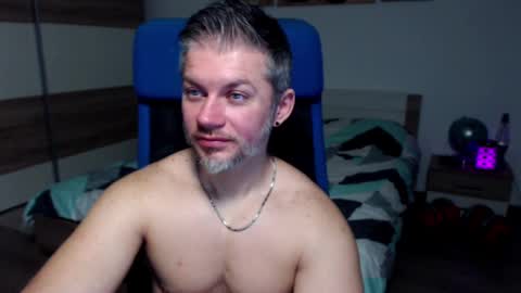 Snapshot of robbyshawz chatting on January 17, 11:27 am robbyshawz online show from January 17, 11:27 am