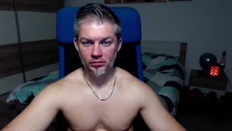 Snapshot of robbyshawz chatting on January 21, 10:41 am robbyshawz online show from January 21, 10:41 am