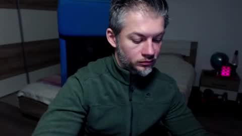 Snapshot of robbyshawz chatting on February 3, 9:19 am robbyshawz online show from February 3, 9:19 am