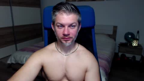 Snapshot of robbyshawz chatting on February 5, 5:30 am robbyshawz online show from February 5, 5:30 am