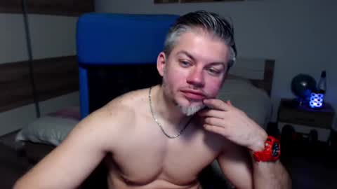 Snapshot of robbyshawz chatting on February 6, 9:11 am robbyshawz online show from February 6, 9:11 am