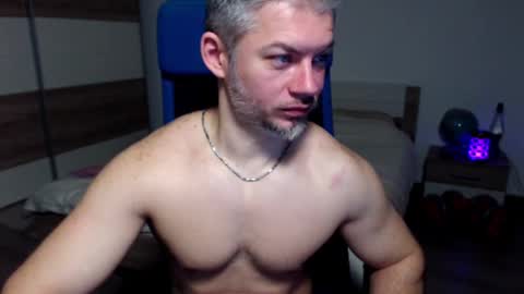 Snapshot of robbyshawz chatting on March 7, 9:07 am robbyshawz online show from March 7, 9:07 am