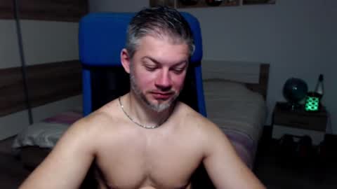 Snapshot of robbyshawz chatting on March 10, 6:27 am robbyshawz online show from March 10, 6:27 am