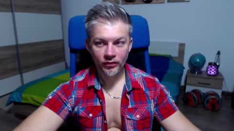 Snapshot of robbyshawz chatting on October 4, 4:32 am robbyshawz online show from October 4, 4:32 am