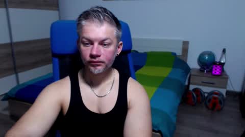 Snapshot of robbyshawz chatting on October 7, 6:43 am robbyshawz online show from October 7, 6:43 am