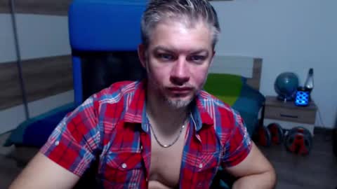 Snapshot of robbyshawz chatting on October 9, 5:16 am robbyshawz online show from October 9, 5:16 am