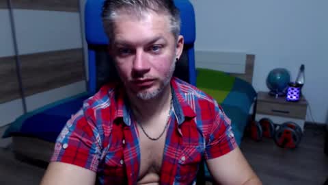 Snapshot of robbyshawz chatting on October 10, 5:06 am robbyshawz online show from October 10, 5:06 am