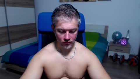 Snapshot of robbyshawz chatting on October 21, 8:26 am robbyshawz online show from October 21, 8:26 am