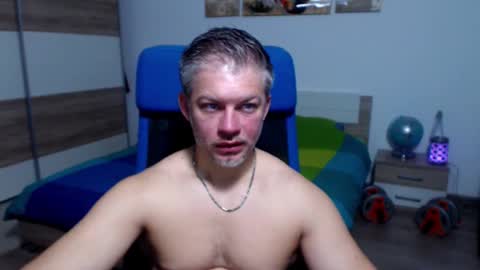 Snapshot of robbyshawz chatting on October 23, 5:18 am robbyshawz online show from October 23, 5:18 am