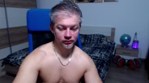 Snapshot of robbyshawz chatting on October 28, 5:33 am robbyshawz online show from October 28, 5:33 am