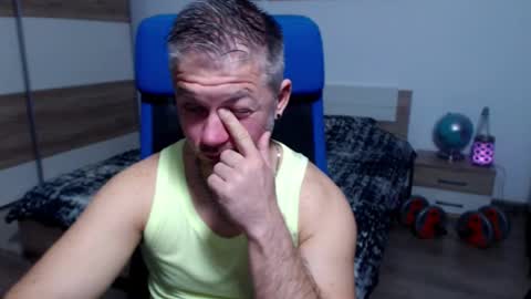 Snapshot of robbyshawz chatting on October 31, 6:58 am robbyshawz online show from October 31, 6:58 am