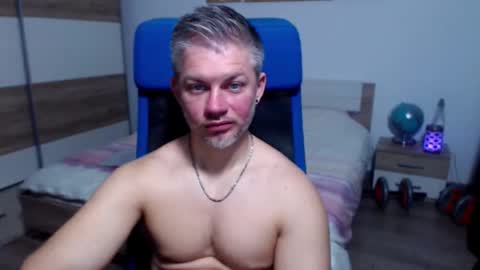 Snapshot of robbyshawz chatting on November 14, 8:24 am robbyshawz online show from November 14, 8:24 am