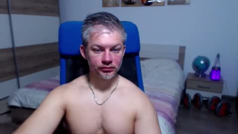 Snapshot of robbyshawz chatting on November 22, 8:02 am robbyshawz online show from November 22, 8:02 am