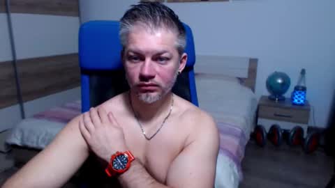 Snapshot of robbyshawz chatting on December 1, 7:13 am robbyshawz online show from December 1, 7:13 am