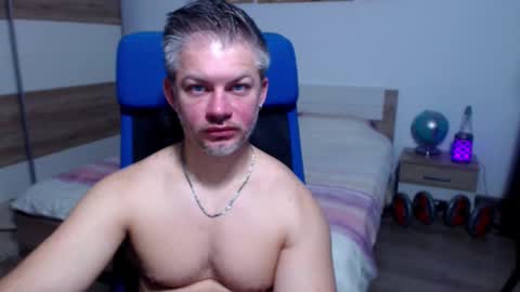 Snapshot of robbyshawz chatting on December 3, 5:26 am robbyshawz online show from December 3, 5:26 am