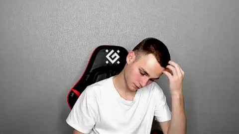 robert10211 online show from November 6, 3:24 pm