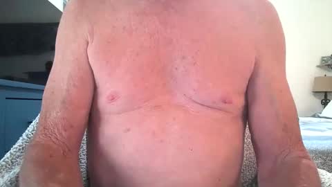 Snapshot of robert45556 chatting on October 5, 8:07 pm robert online show from October 5, 8:07 pm