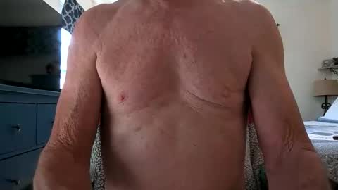 Snapshot of robert45556 chatting on October 21, 6:30 pm robert online show from October 21, 6:30 pm