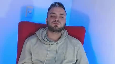 Snapshot of robert_leroy chatting on January 7, 5:54 am Stiven - online show from January 7, 5:54 am