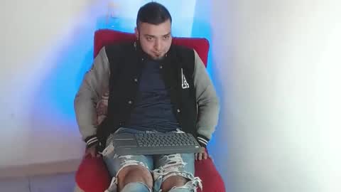 Snapshot of robert_leroy chatting on January 10, 5:15 am Stiven - online show from January 10, 5:15 am