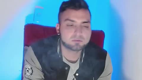 Snapshot of robert_leroy chatting on January 11, 12:01 am Stiven - online show from January 11, 12:01 am