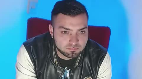 Snapshot of robert_leroy chatting on January 12, 4:31 am Stiven - online show from January 12, 4:31 am