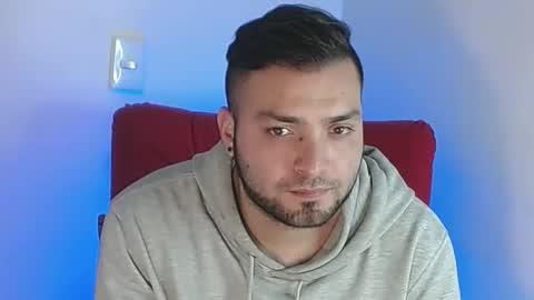 Snapshot of robert_leroy chatting on February 15, 2:37 am Stiven - online show from February 15, 2:37 am