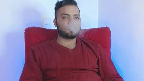 Snapshot of robert_leroy chatting on February 16, 9:27 pm Stiven - online show from February 16, 9:27 pm