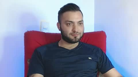 Snapshot of robert_leroy chatting on February 19, 7:39 am Stiven - online show from February 19, 7:39 am