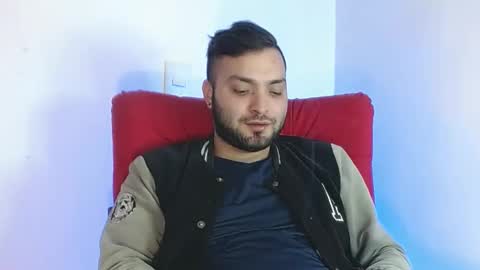 Snapshot of robert_leroy chatting on February 19, 11:57 pm Stiven - online show from February 19, 11:57 pm