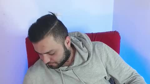 Snapshot of robert_leroy chatting on February 21, 2:27 pm Stiven - online show from February 21, 2:27 pm