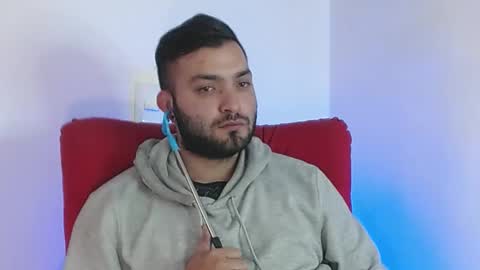 Snapshot of robert_leroy chatting on February 23, 4:35 pm Stiven - online show from February 23, 4:35 pm