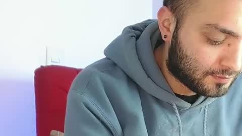 Snapshot of robert_leroy chatting on February 24, 11:30 pm Stiven - online show from February 24, 11:30 pm